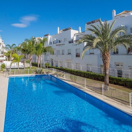 2051-New 3 bedrooms on golf Estepona Buitenkant foto