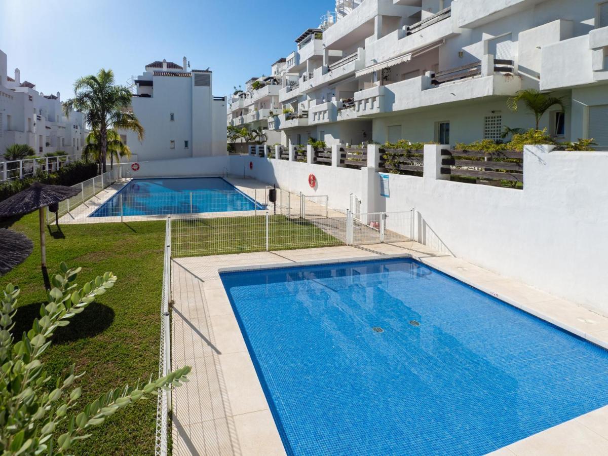 2051-New 3 bedrooms on golf Estepona Buitenkant foto