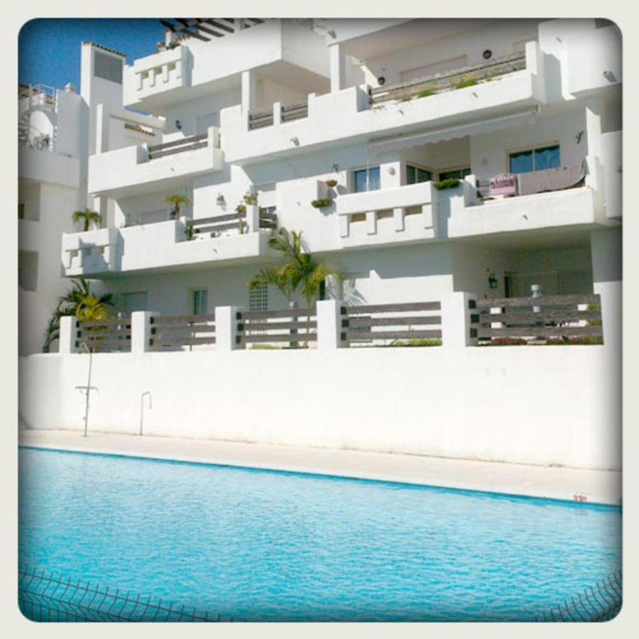 2051-New 3 bedrooms on golf Estepona Buitenkant foto
