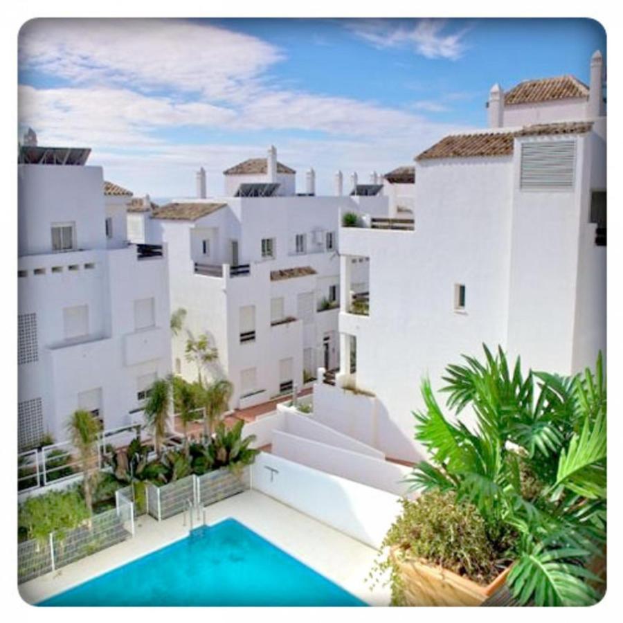 2051-New 3 bedrooms on golf Estepona Buitenkant foto